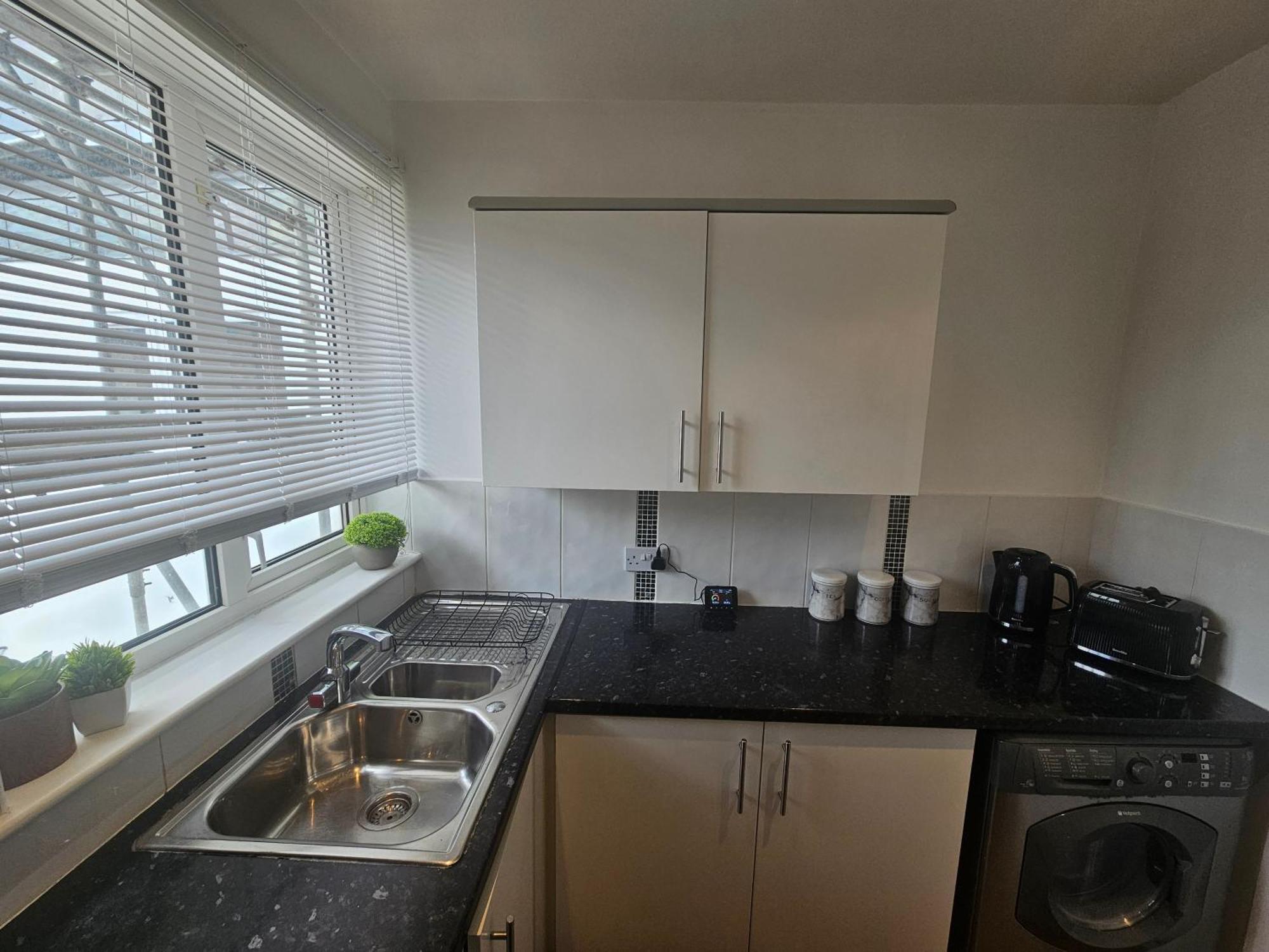 St Albans City Stays - Near Luton Airport - St Albans Abbey & City Train Station - Close To London- Harry Potter World - The Odyssey Cinema - Abbey Cathedral- Contractors I Business I Leisure- Sleeps Upto 6 People Extérieur photo