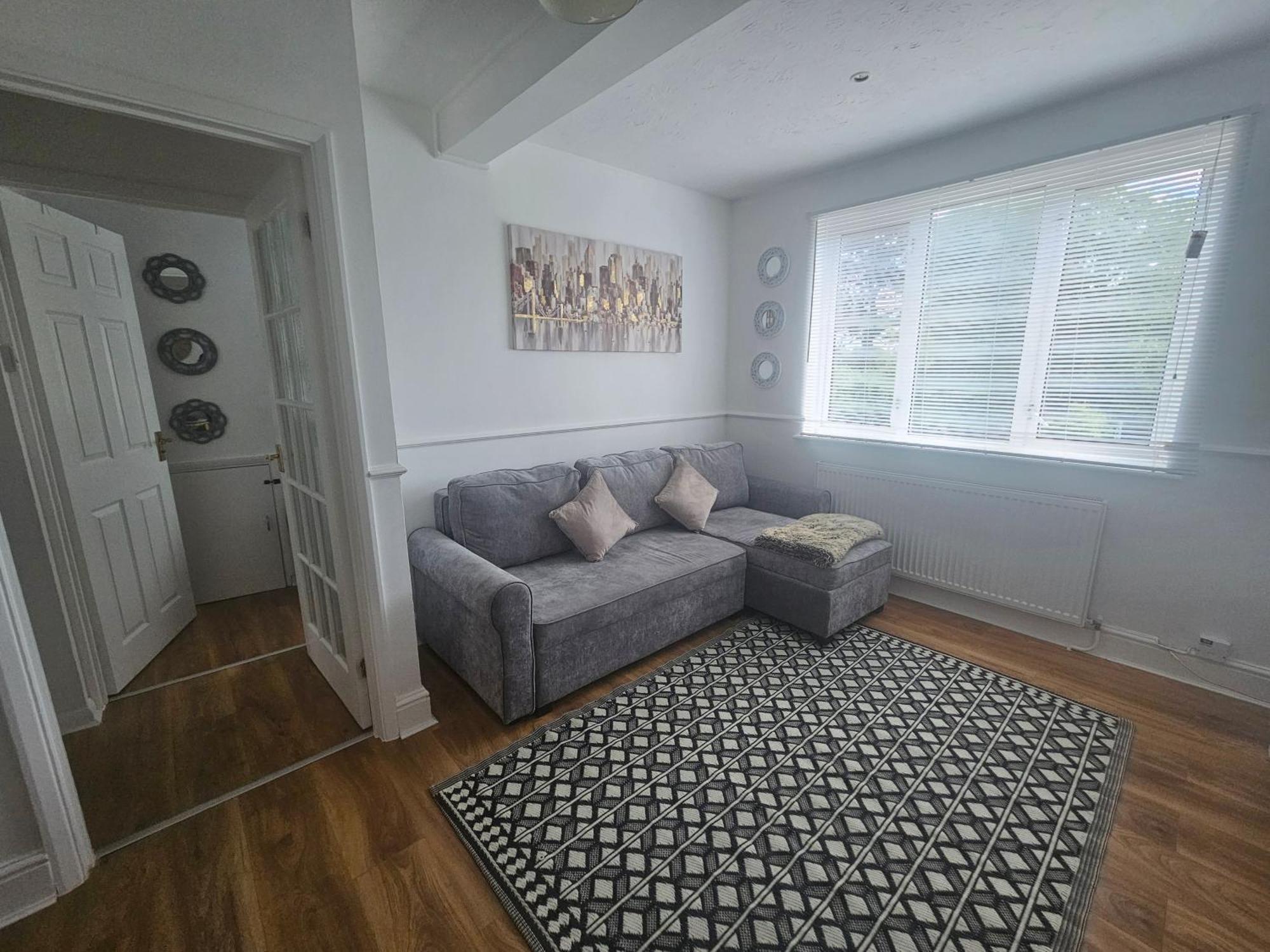 St Albans City Stays - Near Luton Airport - St Albans Abbey & City Train Station - Close To London- Harry Potter World - The Odyssey Cinema - Abbey Cathedral- Contractors I Business I Leisure- Sleeps Upto 6 People Extérieur photo