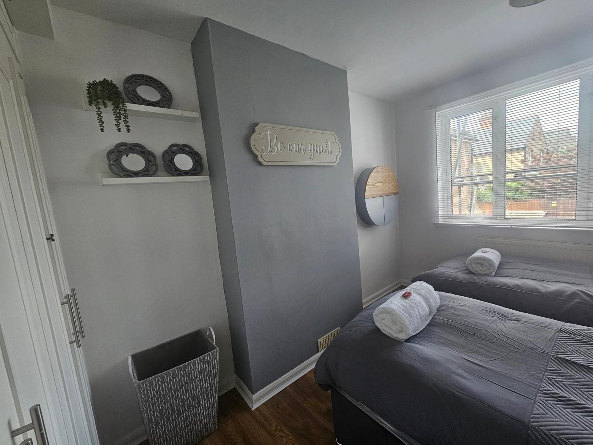 St Albans City Stays - Near Luton Airport - St Albans Abbey & City Train Station - Close To London- Harry Potter World - The Odyssey Cinema - Abbey Cathedral- Contractors I Business I Leisure- Sleeps Upto 6 People Extérieur photo