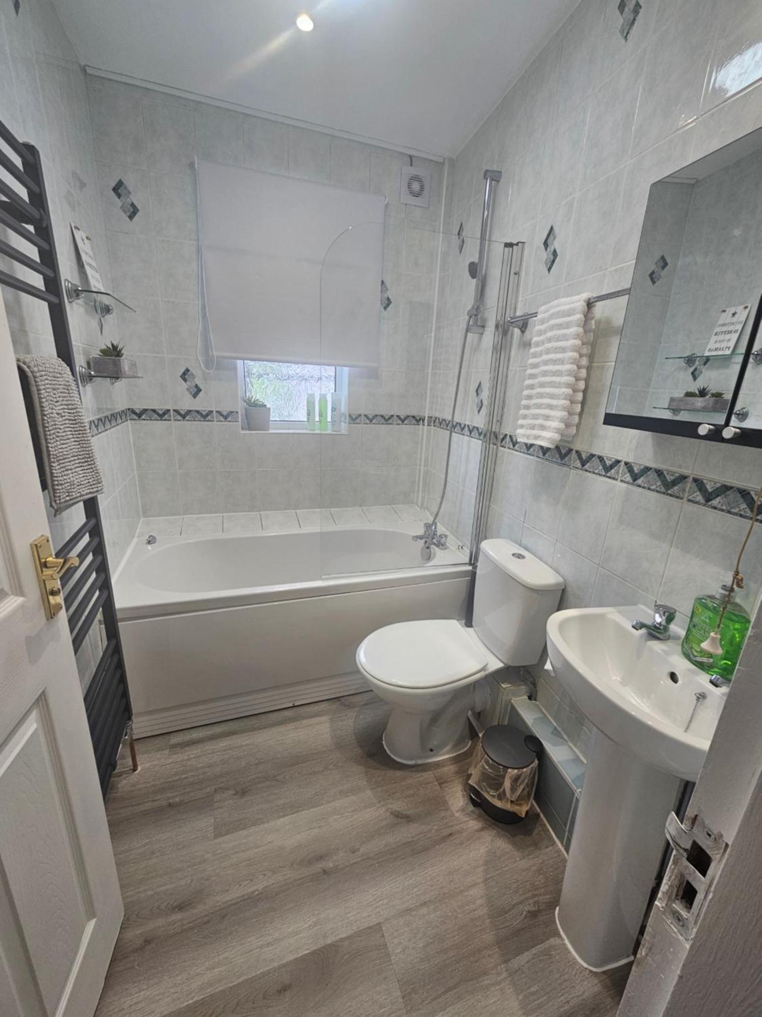 St Albans City Stays - Near Luton Airport - St Albans Abbey & City Train Station - Close To London- Harry Potter World - The Odyssey Cinema - Abbey Cathedral- Contractors I Business I Leisure- Sleeps Upto 6 People Extérieur photo