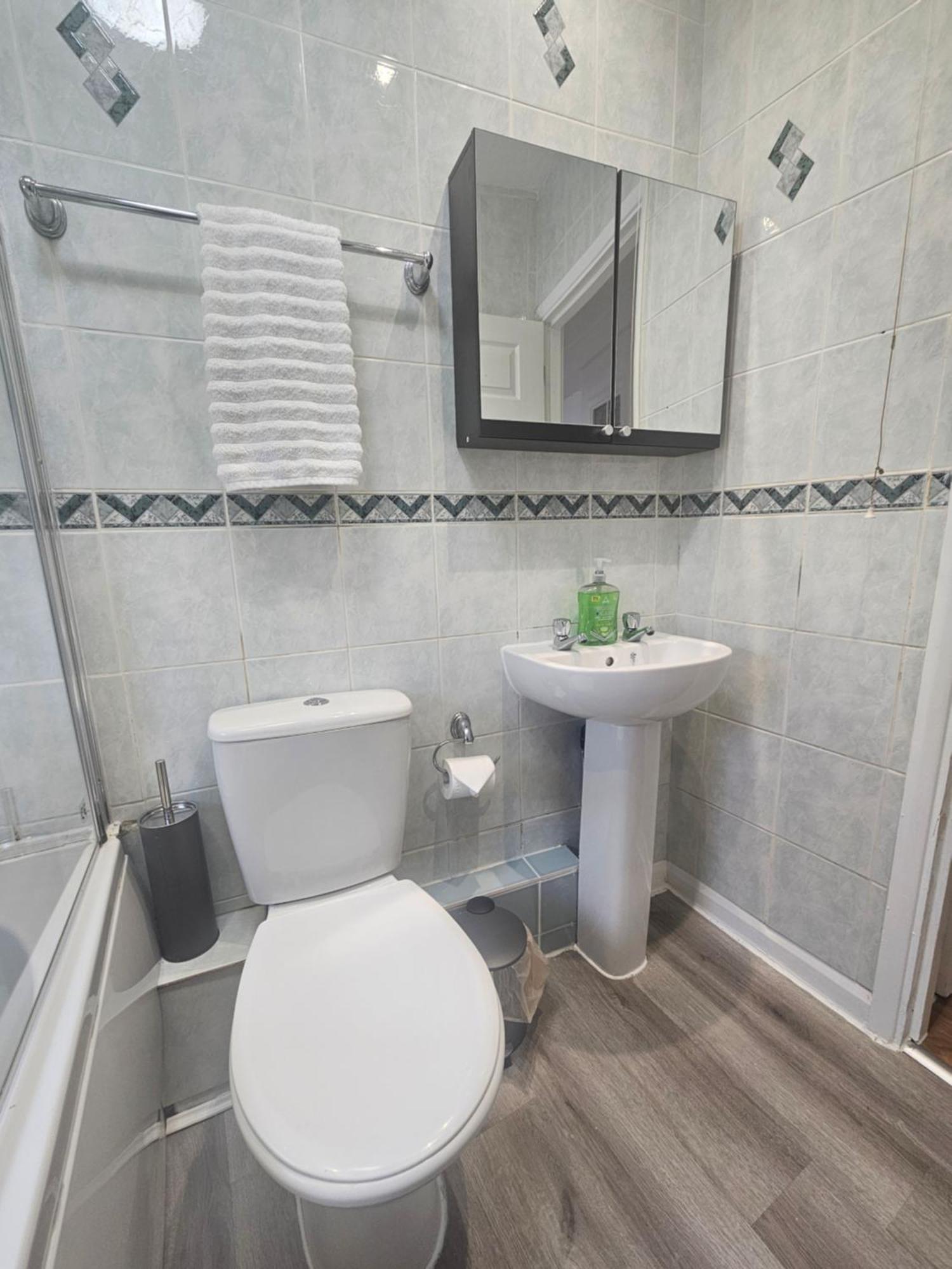 St Albans City Stays - Near Luton Airport - St Albans Abbey & City Train Station - Close To London- Harry Potter World - The Odyssey Cinema - Abbey Cathedral- Contractors I Business I Leisure- Sleeps Upto 6 People Extérieur photo